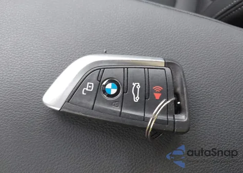 2024 BMW 3 Series 330I xDrive from USA, damaged, VIN 3MW89FF01R8E85140